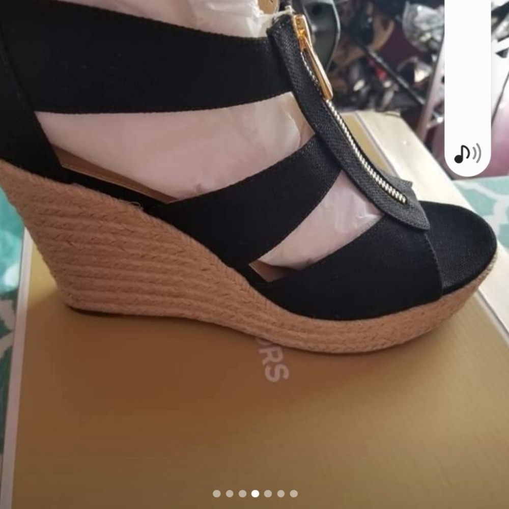 MK sandals - Picture 4 of 9